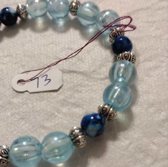 Artemis's Gems custom-made beaded bracelet with silver metal beads - Picture 3 of 4